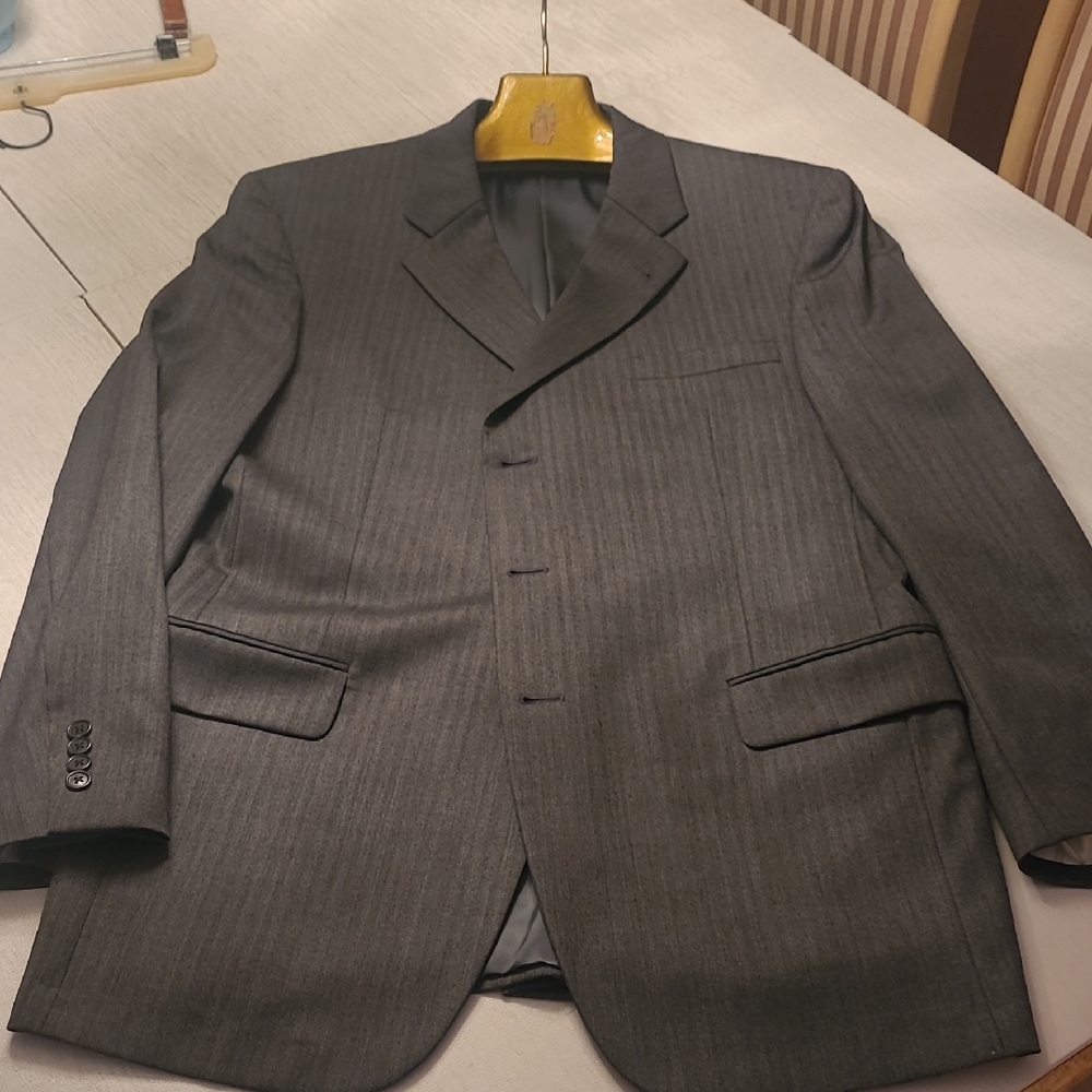 Jos. A. Bank Dark Gray Pinstripe Suit Size 42L